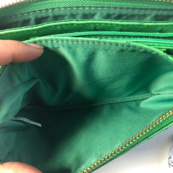 WRISTLET /CLUTCH /SMALL WALLET PURSE TONS OF POCKETS/STORAGE FOR A SMALL BAG - Picture 7 of 8